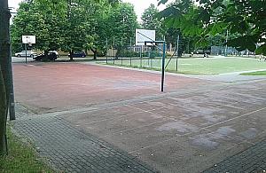 Pół miliona dla Chomiczówki i Piasków. Wydamy na boiska?