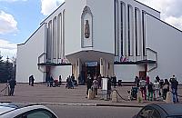 Mieszkaniec: Czy naprawdę muszę słuchać tej mszy?