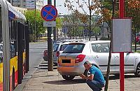 Zaparkowała za zakazie. Przepisów nauczył ją kierowca autobusu