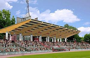 Rusza budowa trybuny na stadionie