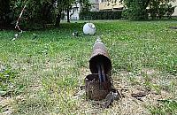 Latarnie runęły na trawnik. Nikogo to nie obchodzi