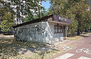 Przez opuszczoną budę nie można poszerzyć drogi