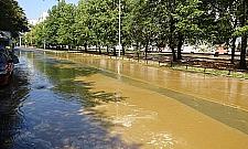 Katastrofa wodociągowa na Bródnie. Jedna osoba ranna