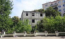 Właściciel zmarł, a rozgrzebana budowa straszy już 15 lat