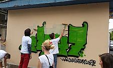 Bazgroły na Muranowie zamalowane