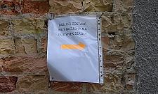 Koniec popijaw pod tablicą ku czci zamordowanych