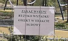 Park trampolin wciąż nieczynny, a już niszczony
