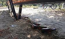 Park trampolin wciąż nieczynny, a już niszczony