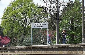 Basen, odnowiony peron i pomnik Jana Pawła II - tego potrzebuje Legionowo?