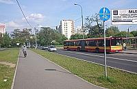 Piesi kontra rowerzyści przy przystanku Aspekt