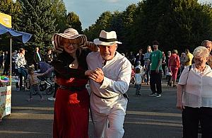 Kochamy potańcówki i kabarety. Takich imprez na Woli chcemy?