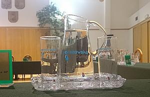 Radni i urzędnicy piją kranówkę