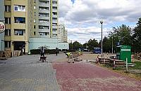 Brukowanie podwórka przy Wyszogrodzkiej. Lepsza kostka czy asfalt?