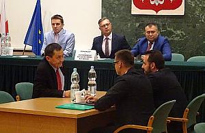 Sesja trwała 3 minuty. Przerwa do 5 listopada.