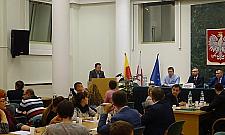 Sesja trwała 3 minuty. Przerwa do 5 listopada.