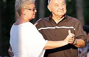 Roztańczony piątek może wrócić pod dach