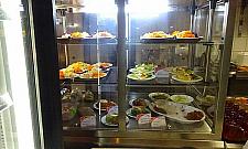 Gdzie tanio zjeść na Targówku? Oceniamy barek w ratuszu