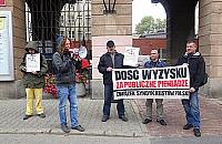 Wykorzystani robotnicy szturmowali gabinet burmistrza