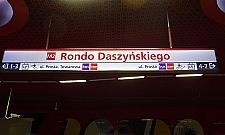 Jest handel w metrze. Na razie bułki, klucze i bielizna