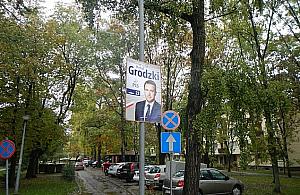 Reklamy wyborcze zalały Wolę. Nie wszystkie są legalne