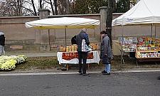 Festiwal tandety pod cmentarzem. Jak co roku