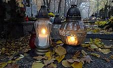 Festiwal tandety pod cmentarzem. Jak co roku