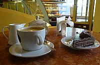 Dokąd na randkę w Wawrze? Oceniamy cukiernię Krzywkowski