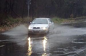 Kałuża-gigant na Klasyków to... klasyk