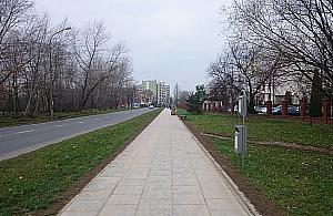 Całkiem nowy chodnik na Świderskiej