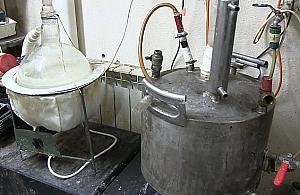 Fabryka amfetaminy odkryta w domku jednorodzinnym w Wawrze