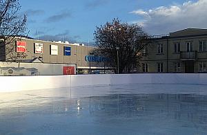 Wola ma dwa lodowiska. Oba na Górczewskiej