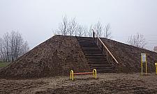 Mamy górkę saneczkową. Co myślicie o schodach?