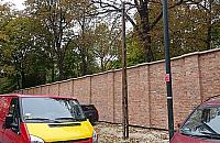 Ciekawostka: Co na Spokojnej robi słup tramwajowy?