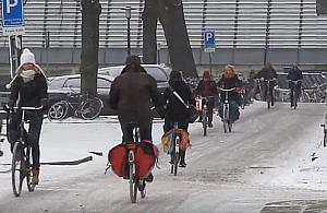 Marny los zimowych rowerzystów