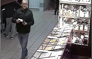 Bemowska policja pyta: czy poznajesz tego mężczyznę?