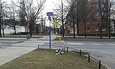 Jak upamiętniać ofiary wypadków? Drogowcy usuną tablice i krzyże