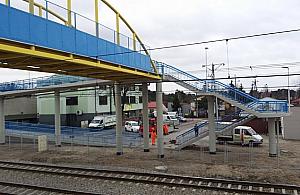 Kładka nad torami otwarta