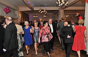 Niech żyje bal! "Młodsze pokolenia nie bawią się tak jak my"