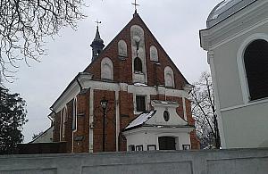 Pożar przy zabytkowym kościele