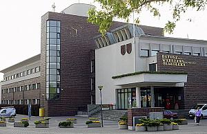 Skandaliczna sesja rady dzielnicy, czyli radni w piaskownicy