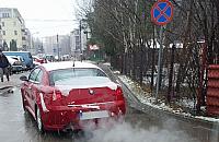 Szukamy świadków pobicia. "Wymusił pierwszeństwo i wyciągnął mnie z auta"