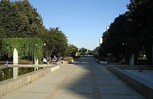 Nowe centrum Targówka: park Wiecha z domem kultury, garaże przy Ossowskiego