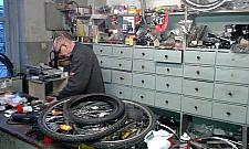 Z zepsutym rowerem do "Litwina". Od ponad siedemdziesięciu lat