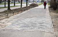 Przyszła kolej na Bródno. Kilometry nowych chodników