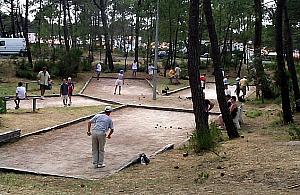 Boisko do gry w bule i biblioteka na Kępie Potockiej