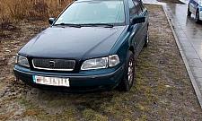 500 zł za parkowanie na trawniku. "Nikogo to nie odstrasza"