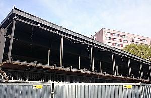 Rozbierają pawilon przy Redutowej. Będzie nowy blok?