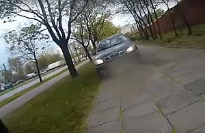 Jechał po chodniku, potrącił pieszego, uciekł do kościoła