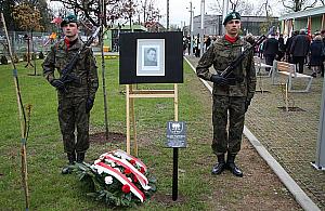 Na Białołęce zasadzono "dęby pamięci"