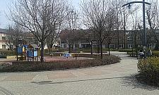 Plac Kasztelański oddać dzieciom czy dorosłym?